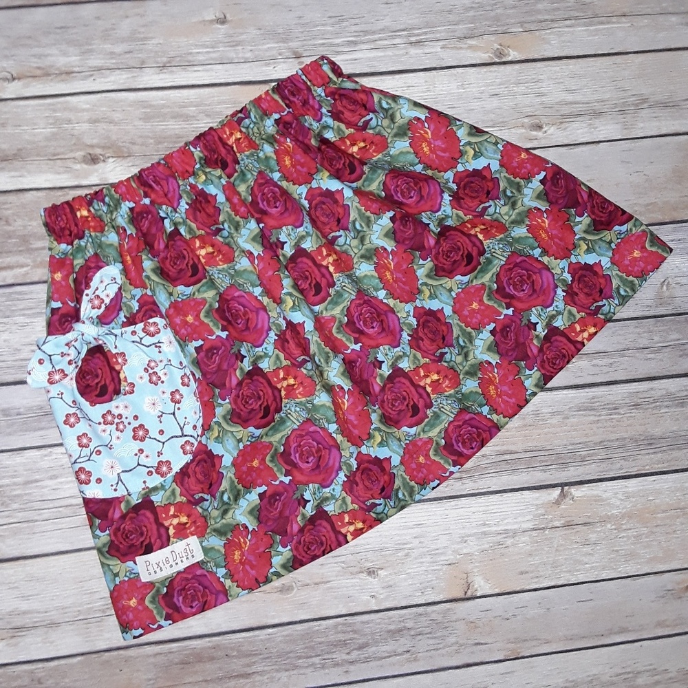NWOT supers cute skirt size 4